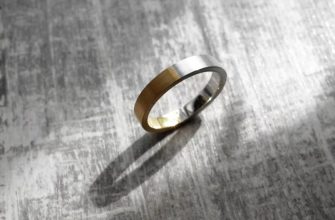 Pourquoi l'or blanc jaunit-il au doigt ? Composants de la composition, causes du jaunissement et moyens de l'éviter.